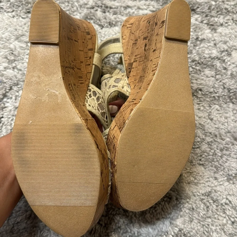 Cathy Jean Wedge Heel | SIZE 9 - Picture 5 of 6